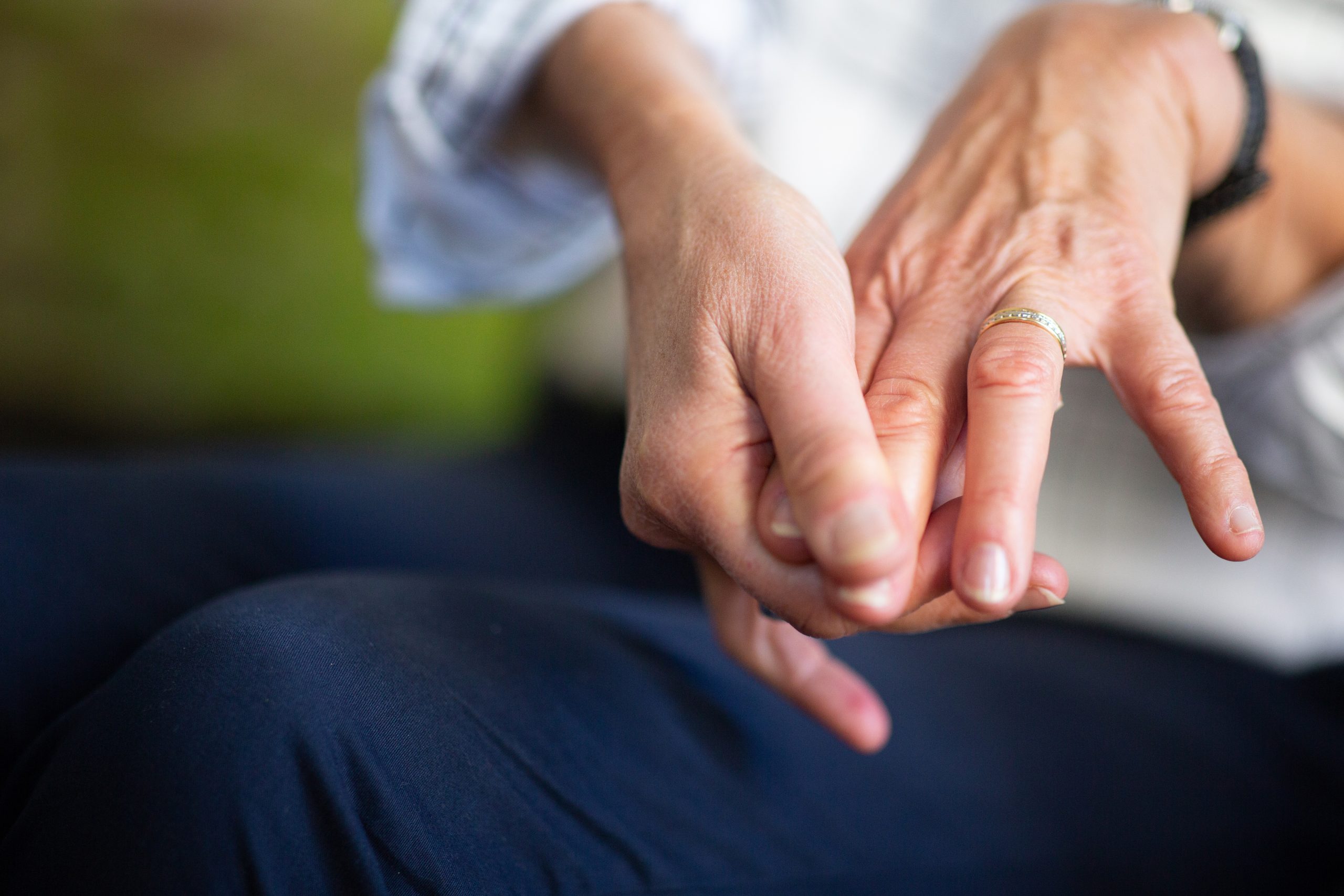 painful-finger-joints-ellenbogenspezialist-wien-dr-radek-hart